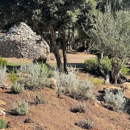 La Maison Des Oliviers, Entre Et